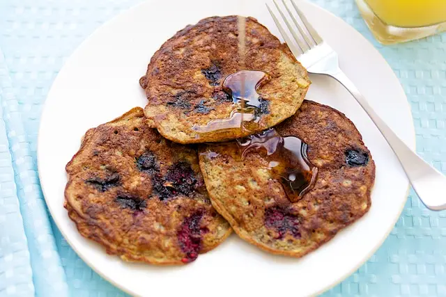 Oatmeal & Berry Pancakes