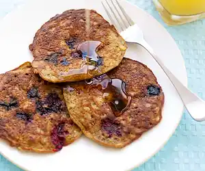 Oatmeal & Berry Pancakes