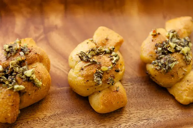 Yummy Garlic Knots
