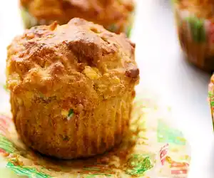 Cheesy Whole Wheat Cheddar Muffins