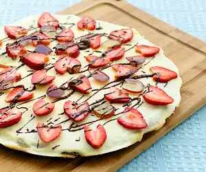 Applesauce Brownie Pizza