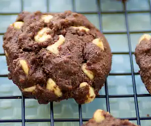 Hershey's White Chip Chocolate Cookies