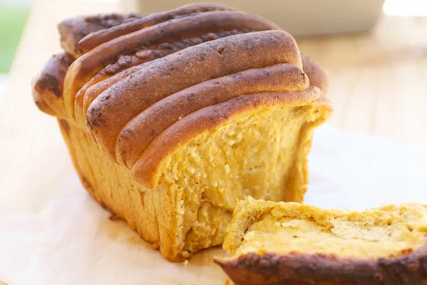 Cheddar & Beer Pull-Apart Bread