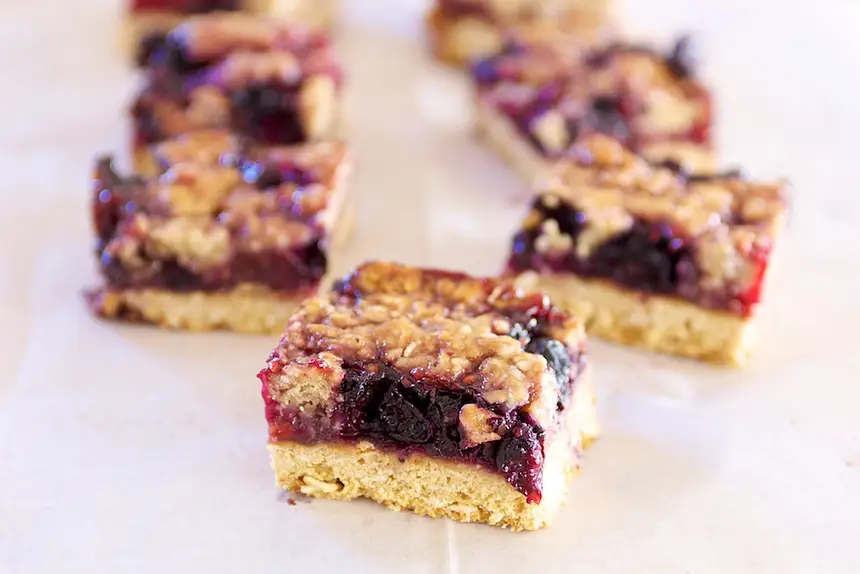 Berry Berry Streusel Bars