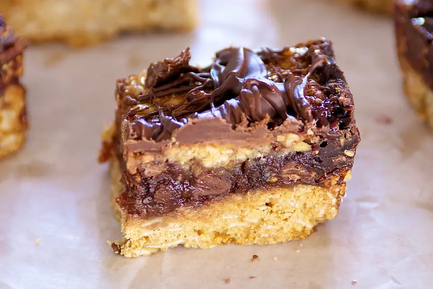 Chocolate Raspberry Streusel Squares