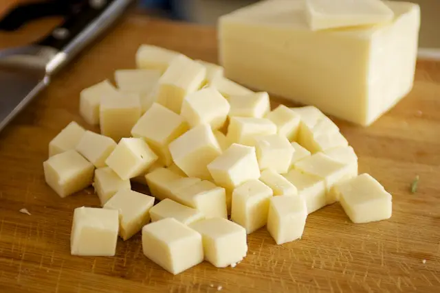 Cube the mozzarella cheese.