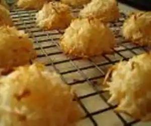 Homemade Coconut Macaroons