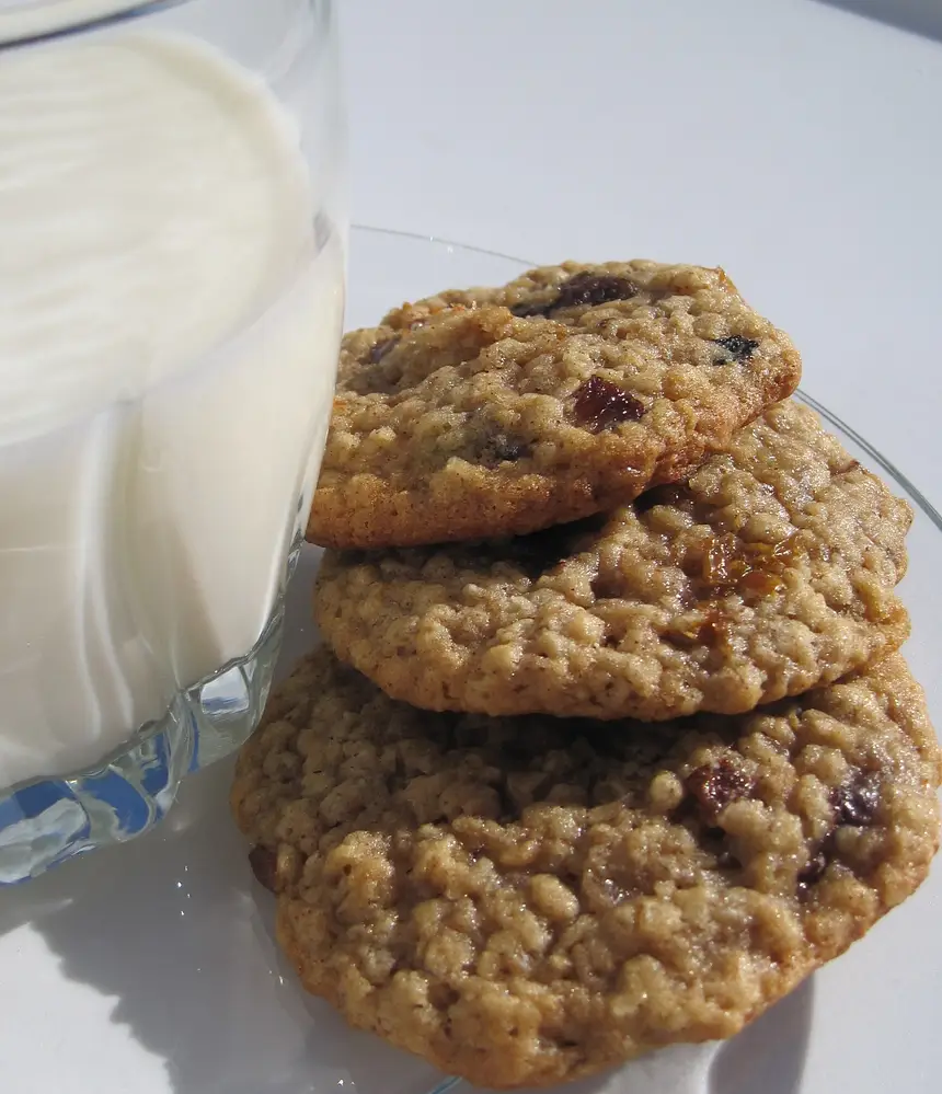 Amazingly Soft Oatmeal Cookies 