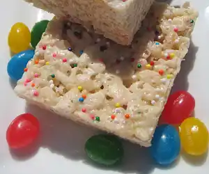 White Chocolate Chip Krispie Squares