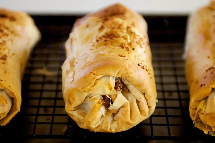 Apfelstrudel (Apple Strudel)