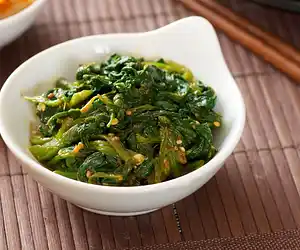 Spicy-Soy Spinach Salad