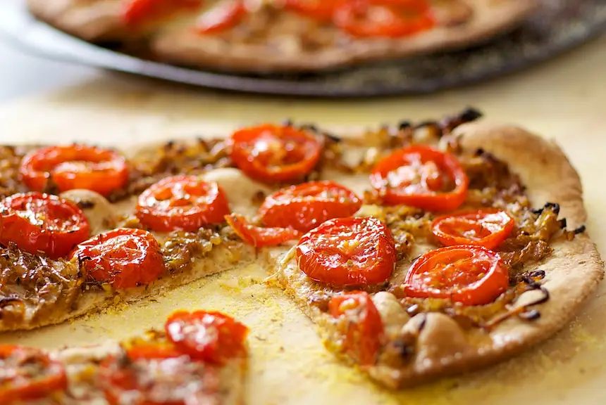 Tomato & Onion Pizza