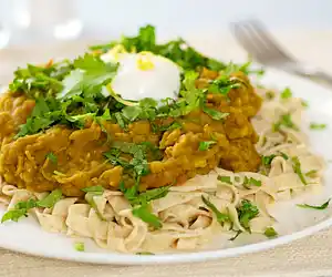 Pasta with Spicy Pea Sauce