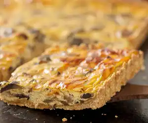 Amazing Sour Cream Mushroom Quiche