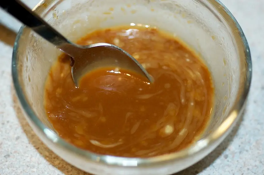 Whisk together all the sauce ingredients in a bowl until well blended. Set aside.