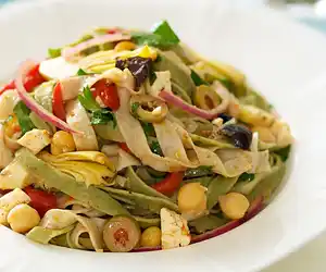 Easy Mediterranean Pasta Salad