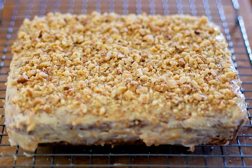 and sprinkle walnuts on top.  