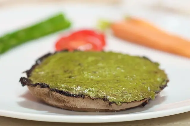 Cheesy Pesto Stuffed Mushrooms