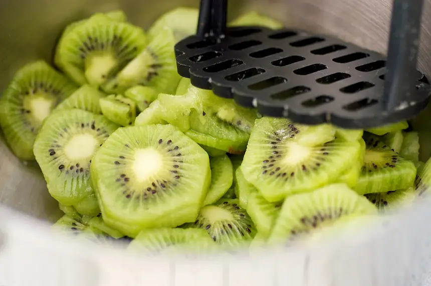 Next make the filling.
