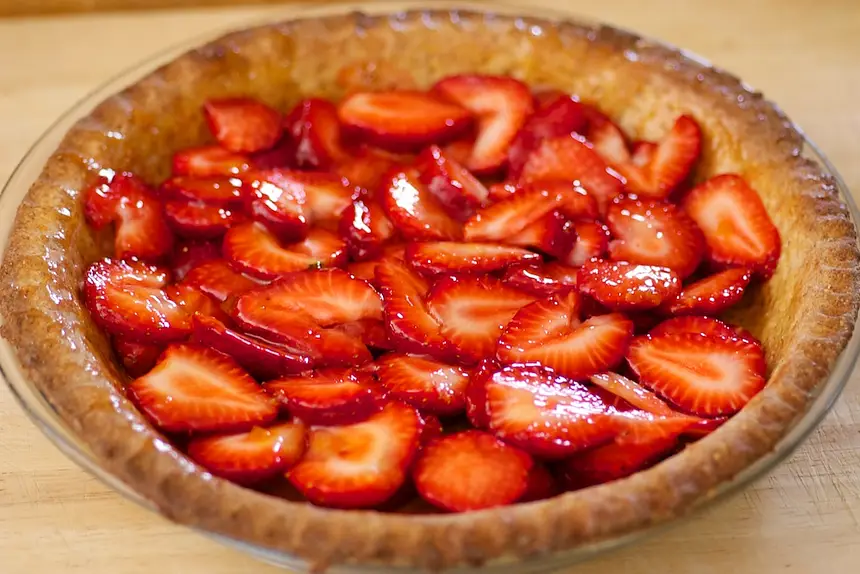 Place 2 cups sliced strawberries  