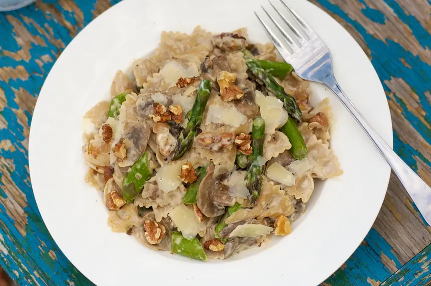 Cheesy Farfalle with Asparagus, Mushrooms & Toasted Walnuts