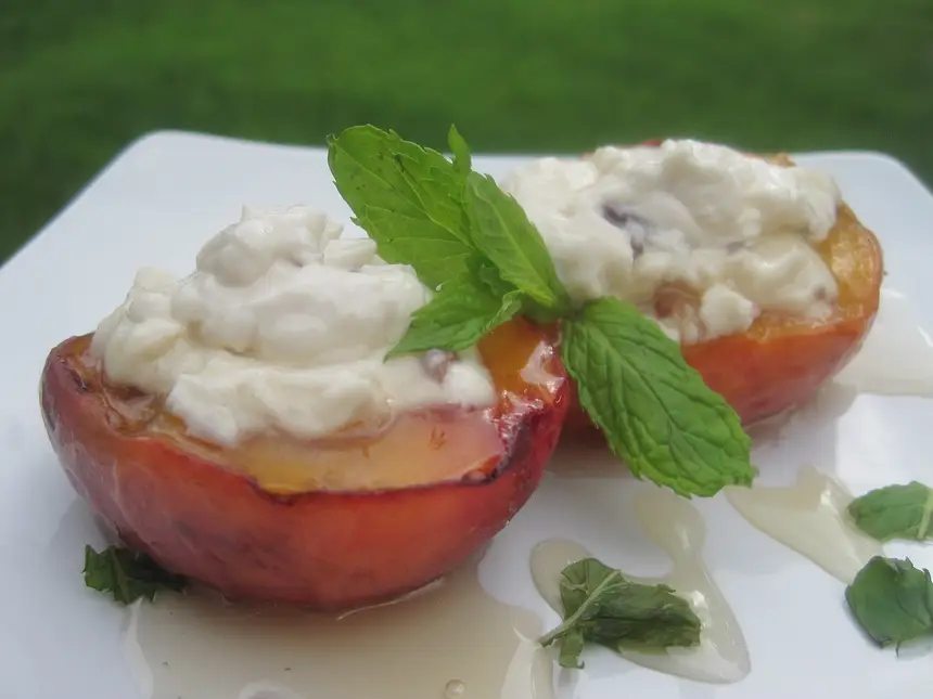 Grilled Peaches with Cream Cheese & Honey