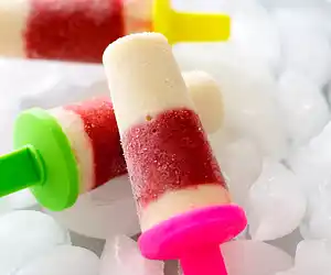 Strawberry & Oreo Popsicles 