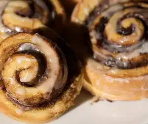 Cinnabon Cinnamon Rolls/Buns