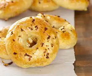 Brooklyn Onion Bagels (Whole Wheat-Barley Flour)