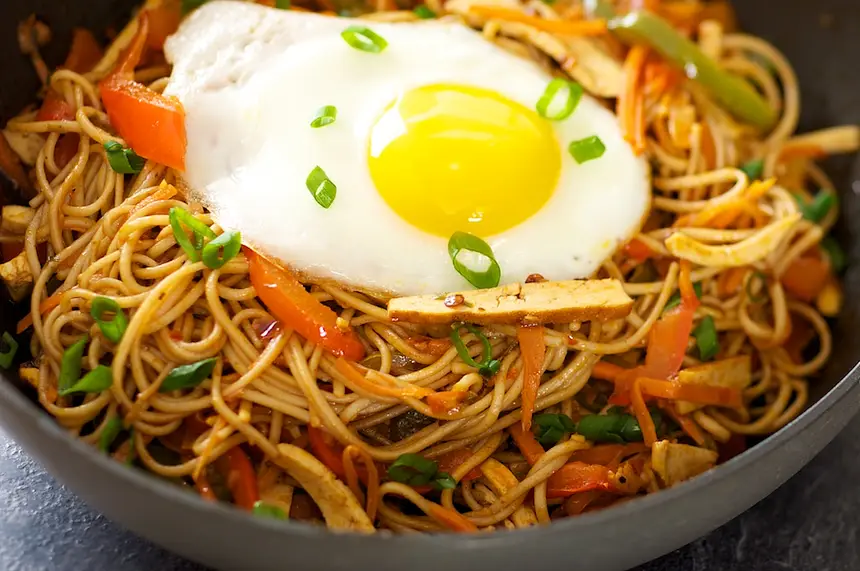 Sichuan Stir-Fried Vegetables with Noodles