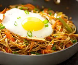 Sichuan Stir-Fried Vegetables with Noodles