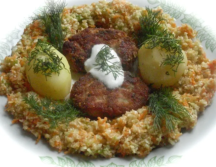 Minced Meat Cutlets with White Radish & Sesame
