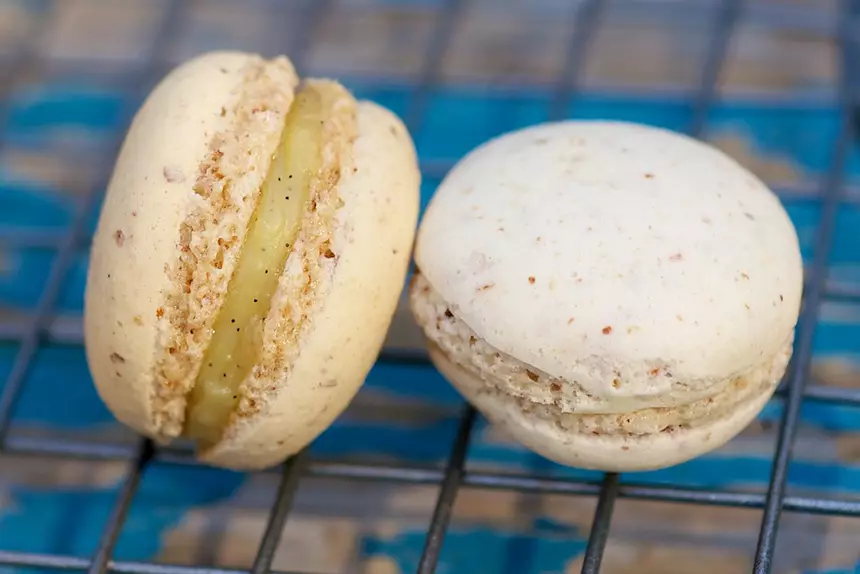 Vanilla Custard Macarons