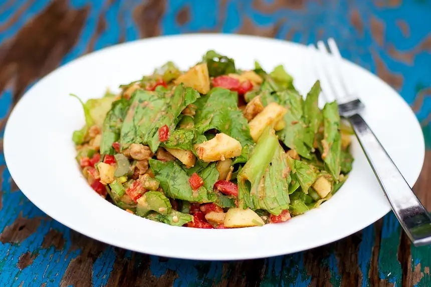 Green Salad Tossed with Tomato Dressing
