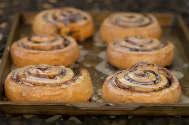 Cinnamon Rolls with Cinnamon Brown Sugar Filling & Cream Cheese Icing 