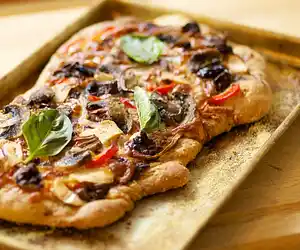 Sun-Dried Tomato, Olive & Basil Pesto Flatbread 
