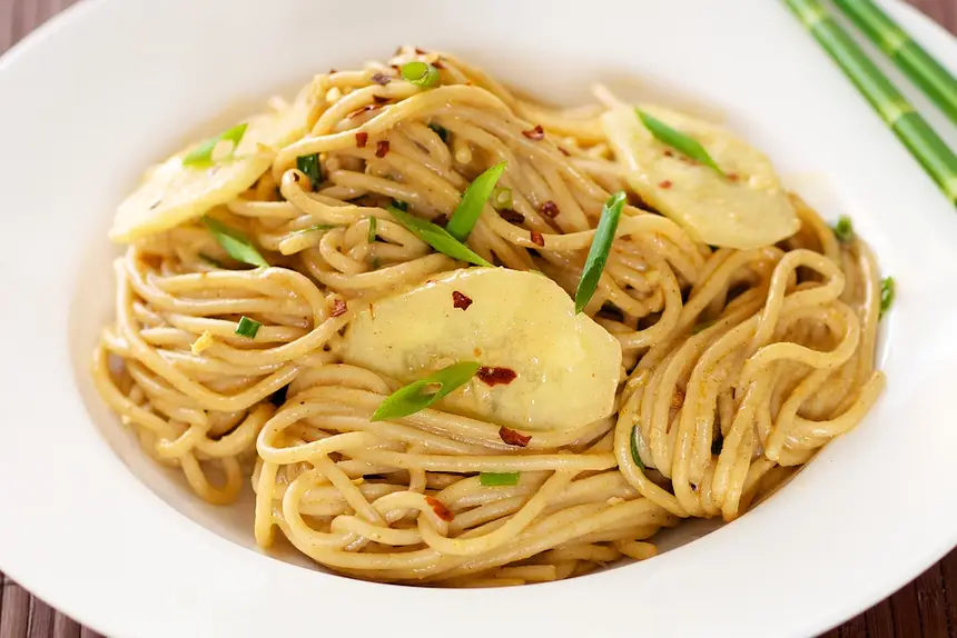 Cold Oriental Noodles with Peanut Sauce