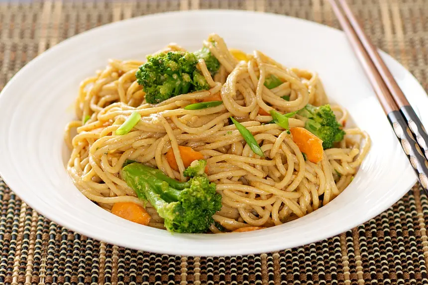Soy-Peanut Sauce Noodle with Broccoli 