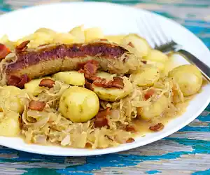 Octoberfest Bratwurst & Sauerkraut Skillet Dinner