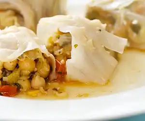 Mihshi Malfuf Bi Zayt (Meatless Cabbage Rolls)