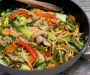 Chinese Stir-Fried Bok Choy with Spaghetti 