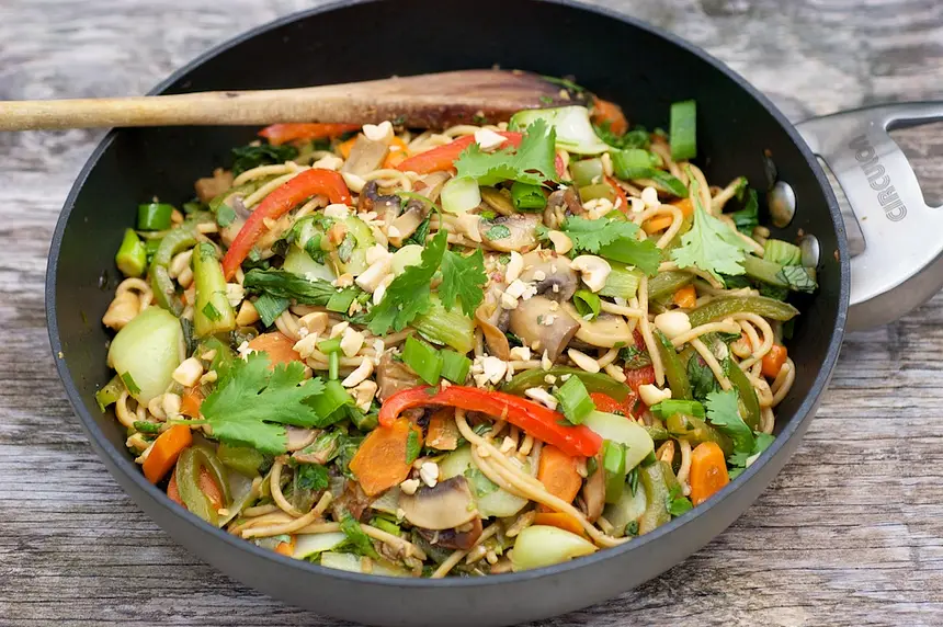 Chinese Stir-Fried Bok Choy with Spaghetti 