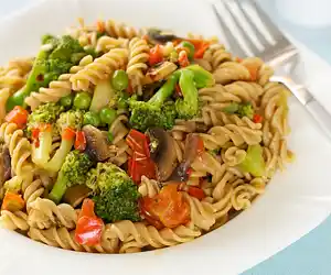 Fusilli Verde with Broccoli & Red Bell Pepper