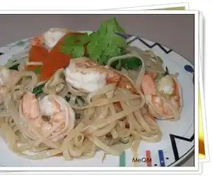 Stir-fry Shrimp, Vegetables with Noodles