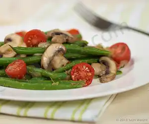 Green Beans with Mushrooms & Cherry Tomatoes