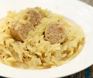 Crockpot Knockwurst & Cabbage