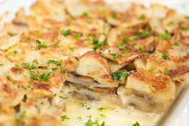Homestyle Scalloped Potatoes & Mushrooms