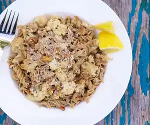 Roasted Cauliflower, Garlic & Toasted Walnuts with Pasta