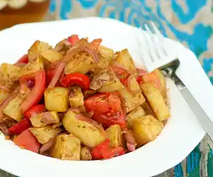 Garlicky Roasted Potato & Bell Pepper Salad