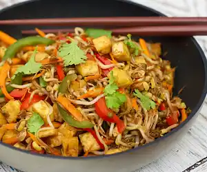Tofu, Bean Sprouts & Bell Pepper Stir-Fry